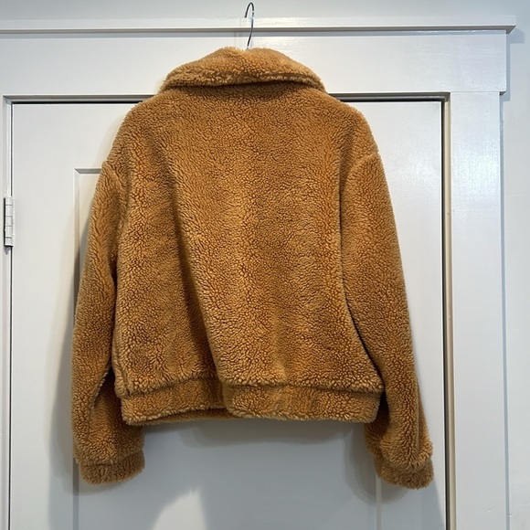 Urban Outfitters camel colored Sherpa jacket size medium. In perfect condition! - Picture 9 of 11